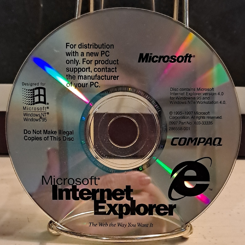 Microsoft Internet Explorer CD with Black and Silver Design